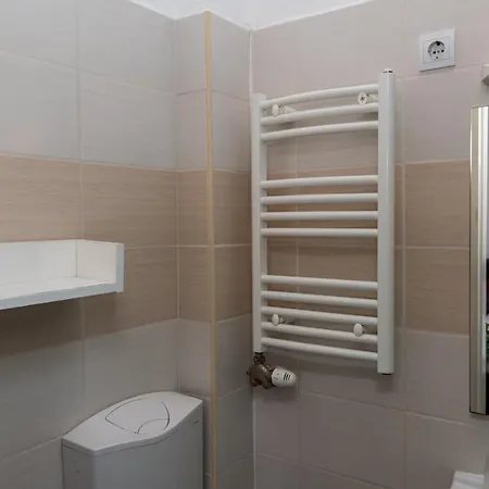 アパート Hello Apartmanhaz ショプロン