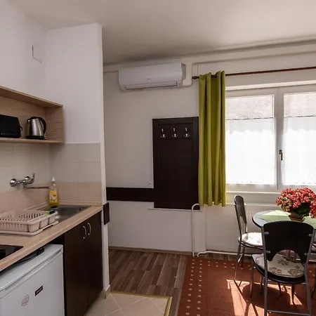 Hello Apartmanhaz ショプロン