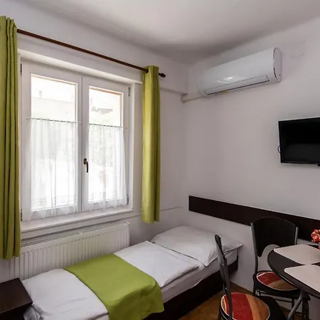 Hello Apartmanhaz * ショプロン