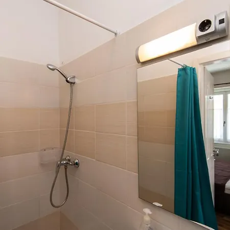 Hello Apartmanhaz * ショプロン