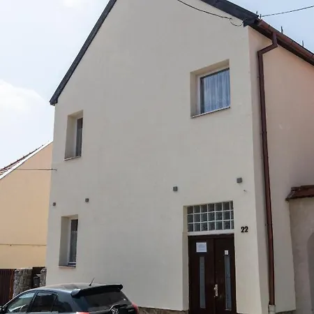 Hello Apartmanhaz アパート *