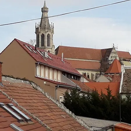 Hello Apartmanhaz アパート